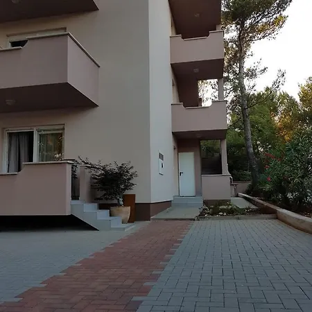 Lägenhetshotell Apartmani Vukadin Vir