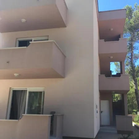 Lägenhetshotell Apartmani Vukadin Vir