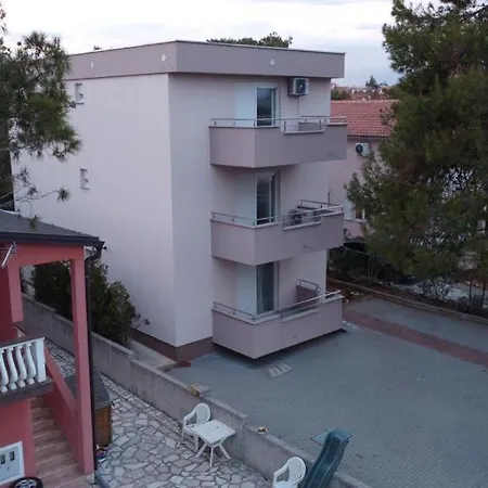 Apartmani Vukadin Lägenhetshotell Vir